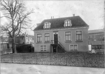 Gezicht op de voorgevel van het huis Marksland (Abstederdijk 333) te Utrecht.