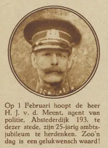 Portret van H.J. van der Meent (Abstederdijk 193) te Utrecht, die 25 jaar agent is bij de Utrechtse gemeentepolitie.